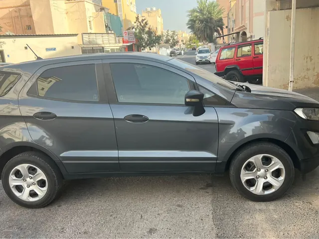 صورة 2020 فورد ميلان