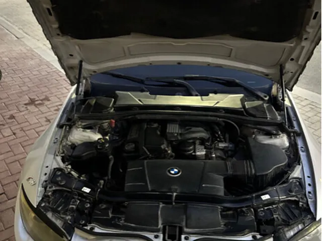 Photo of 2011 BMW 3-Series 320i