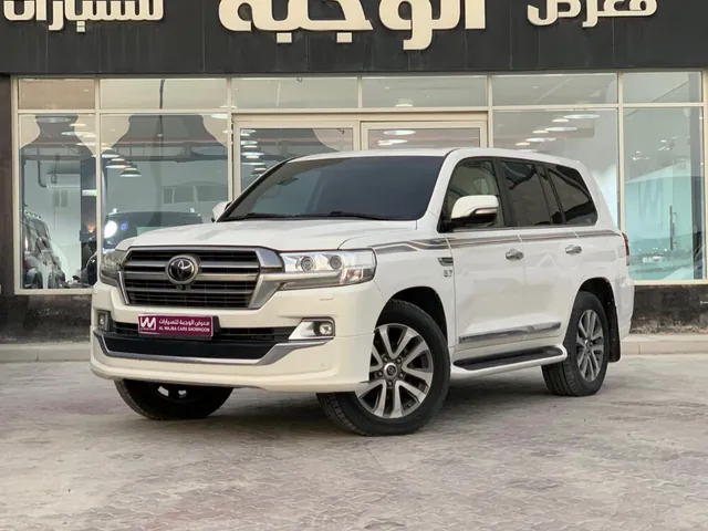 صورة 2019 تويوتا لاند كروزر VXR