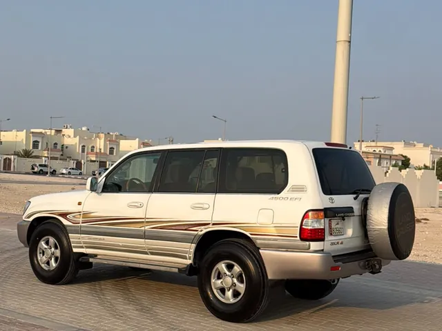 صورة 2005 تويوتا لاند كروزر GXR