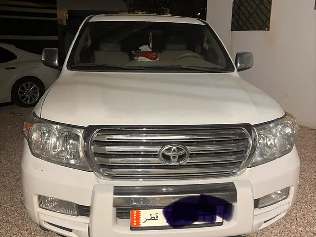 صورة 2011 تويوتا لاند كروزر VXR