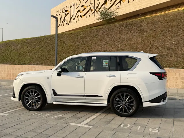 Photo of 2022 Lexus LX 600