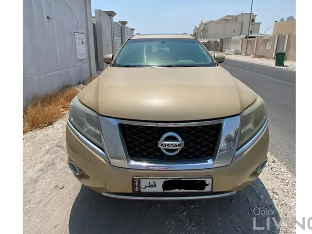 Photo of 2014 Nissan Pathfinder SV
