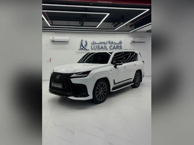 صورة 2023 لكزس LX 600 اف سبورت