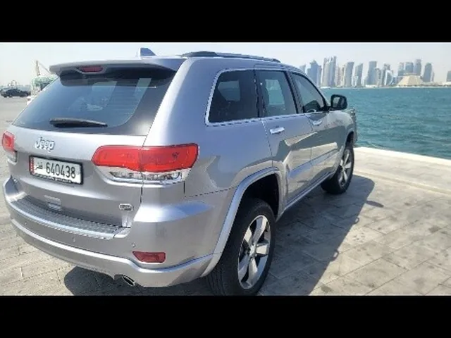 صورة 2015 جيب جراند شيروكي أوفرلاند