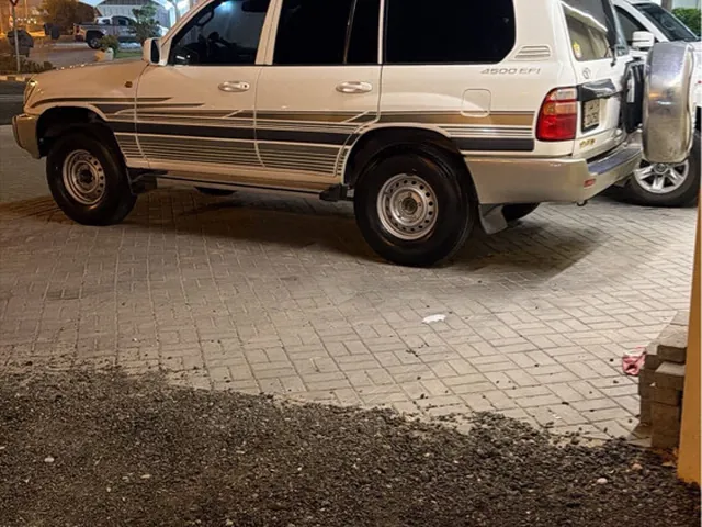 صورة 2002 تويوتا لاند كروزر GX