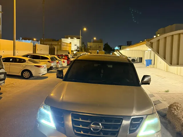 صورة 2015 نيسان باترول بلاتينيوم