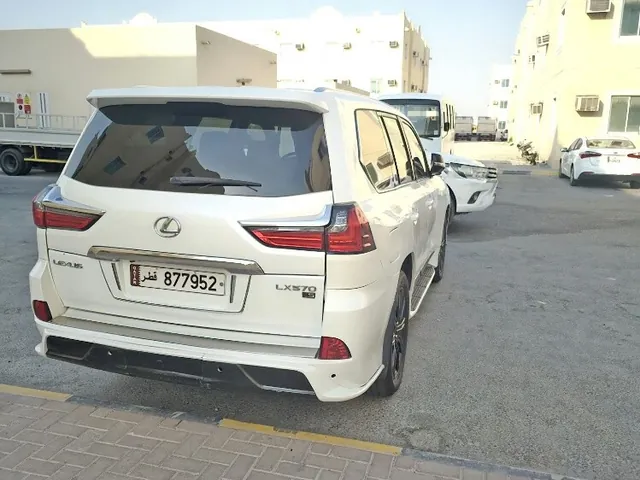 صورة 2011 لكزس LX 570 S