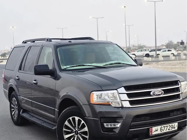 Photo of 2016 Ford Expedition XLT