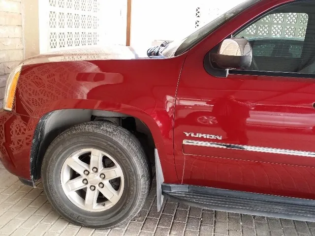 Photo of 2011 GMC Yukon SLE