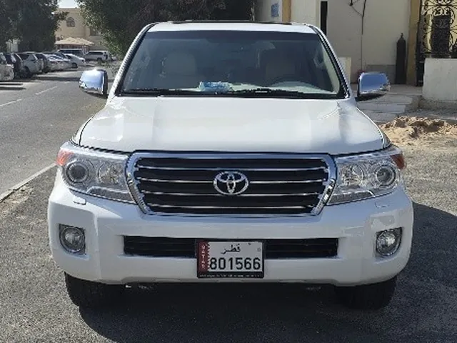 صورة 2014 تويوتا لاند كروزر GXR Limited