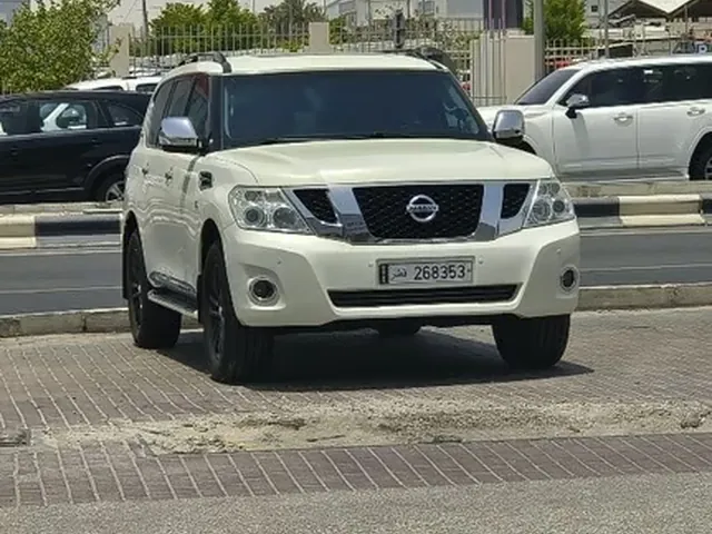 Photo of 2012 Nissan Patrol LE