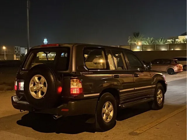 Photo of 2005 Toyota Land Cruiser GXR