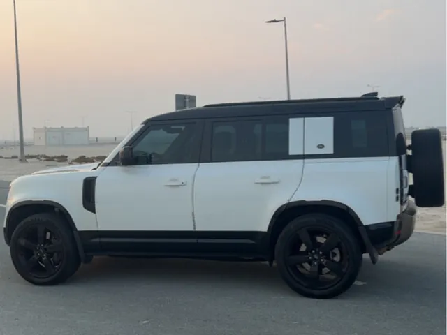 Photo of 2022 Land Rover Defender 110 HSE