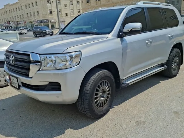 صورة 2019 تويوتا لاند كروزر GX