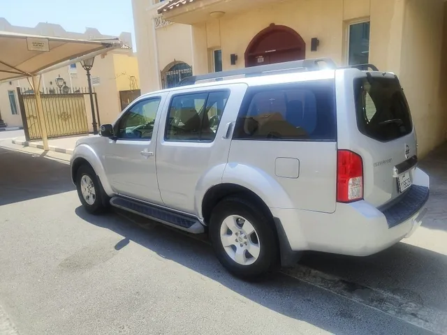 Photo of 2012 Nissan Pathfinder SE