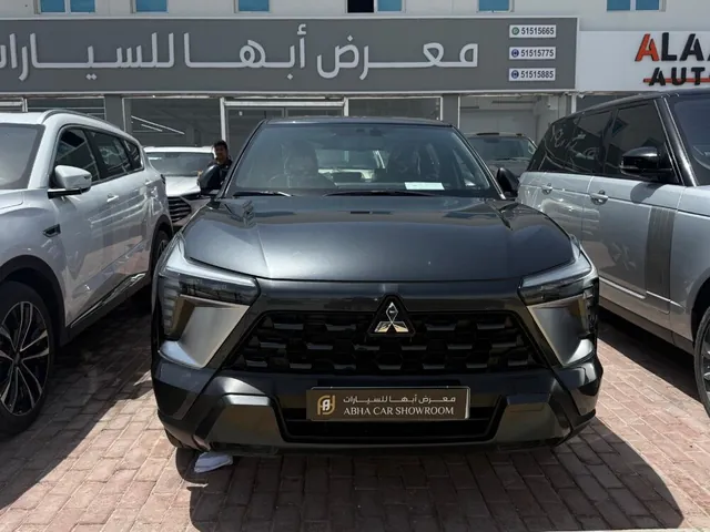 صورة 2025 ميتسوبيشي اكس فورس