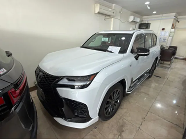 صورة 2026 لكزس LX 600 اف سبورت