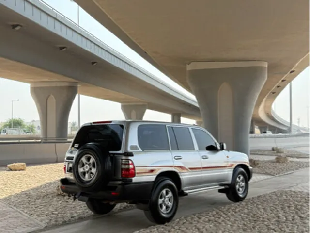 صورة 2006 تويوتا لاند كروزر GX