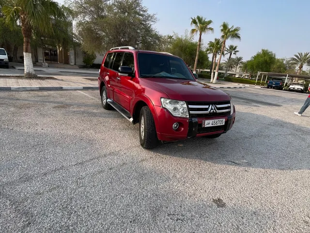 صورة 2011 ميتسوبيشي باجيرو