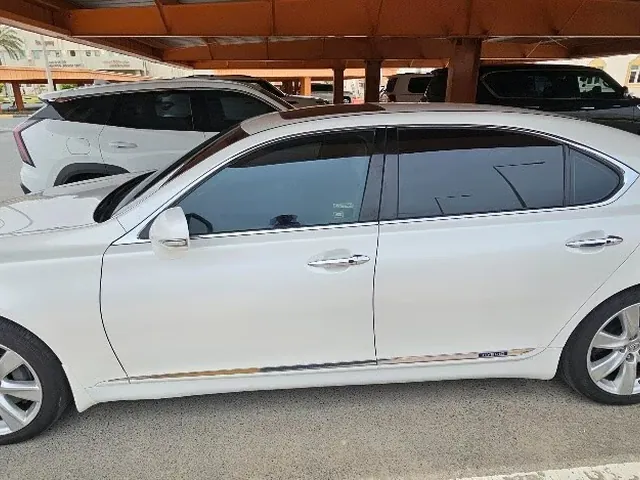 Photo of 2011 Lexus LS 600h L