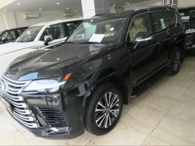 صورة 2026 لكزس LX 600 لكجري