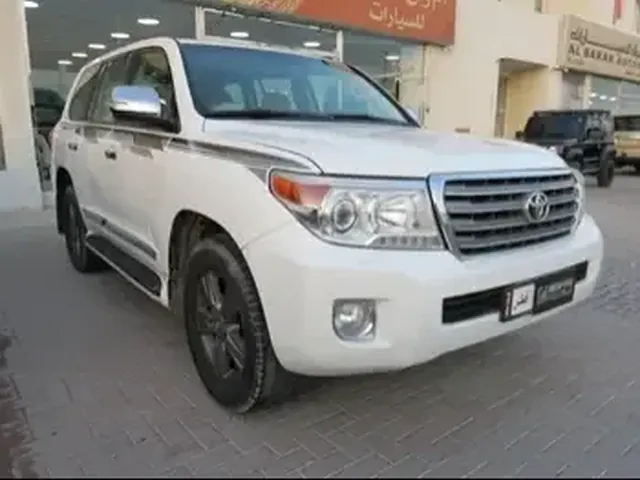 صورة 2014 تويوتا لاند كروزر GXR