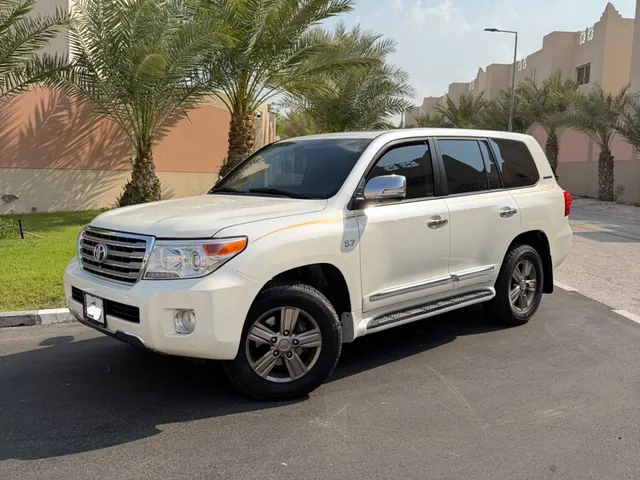 Photo of 2015 Toyota Land Cruiser VXR