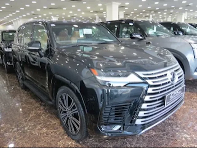 صورة 2024 لكزس LX 600 لكجري