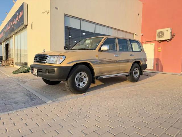 Photo of 2001 Toyota Land Cruiser GXR