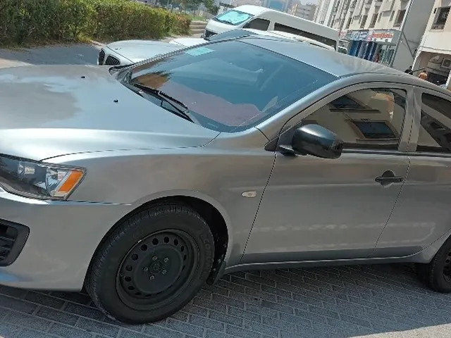 صورة 2017 ميتسوبيشي لانسر EX