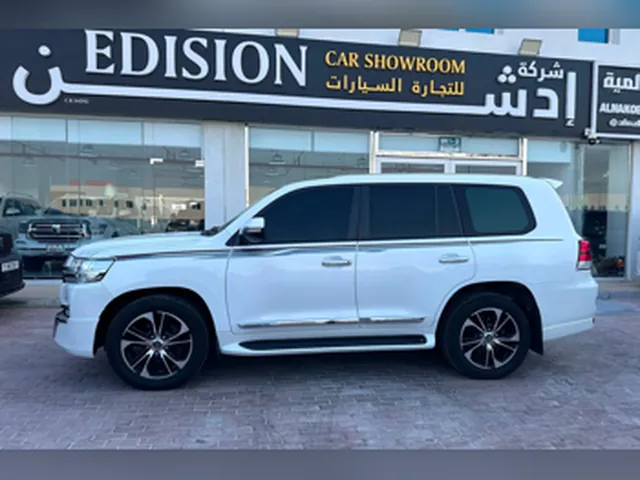 Photo of 2013 Toyota Land Cruiser GXR