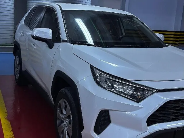 صورة 2024 تويوتا RAV4 هايبرد