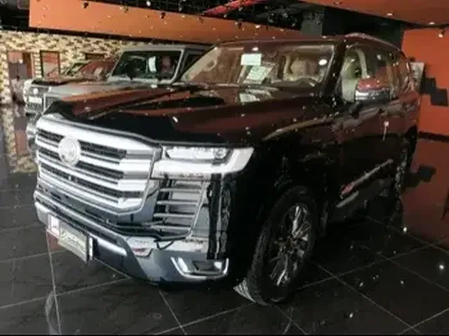 صورة 2023 تويوتا لاند كروزر VXR