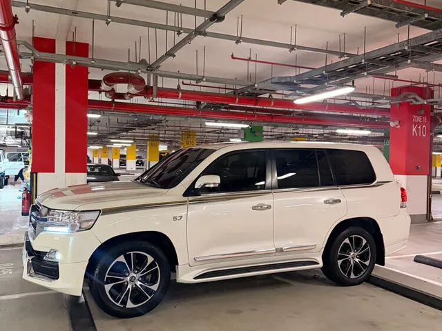 Photo of 2016 Toyota Land Cruiser VXR