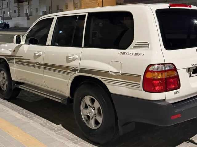 Photo of 2000 Toyota Land Cruiser GX