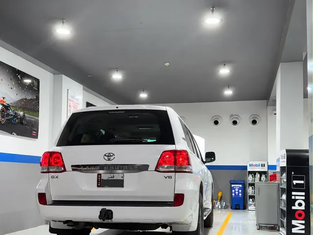 صورة 2011 تويوتا لاند كروزر GX