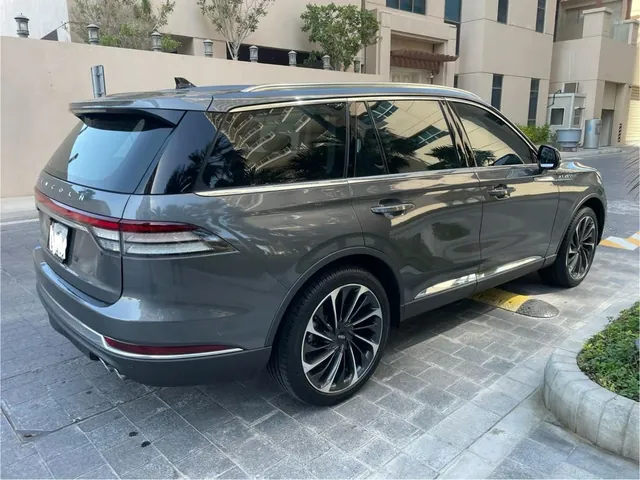 Photo of 2023 Lincoln Aviator Presidential
