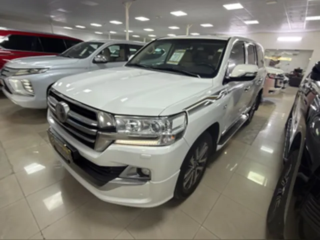 صورة 2019 تويوتا لاند كروزر VXR