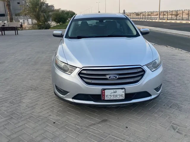 Photo of 2013 Ford Taurus SEL