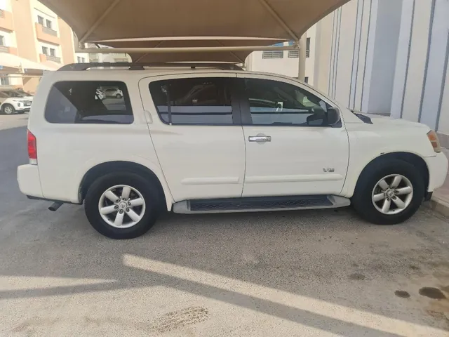 Photo of 2014 Nissan Armada SE