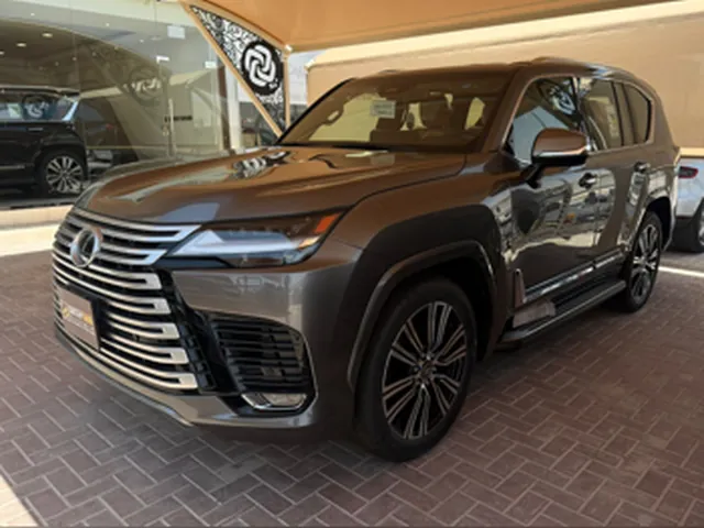 صورة 2026 لكزس LX 600 لكجري