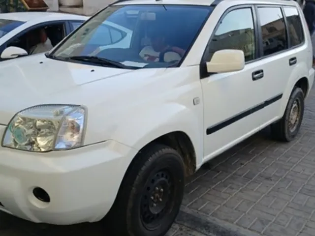 صورة 2013 نيسان اكس-تريل