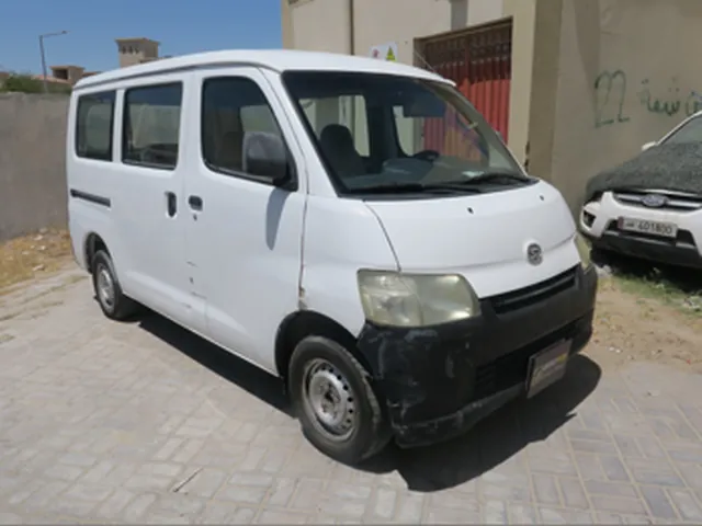 صورة 2015 دايهاتسو جران ماكس