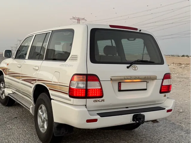 صورة 2005 تويوتا لاند كروزر GX