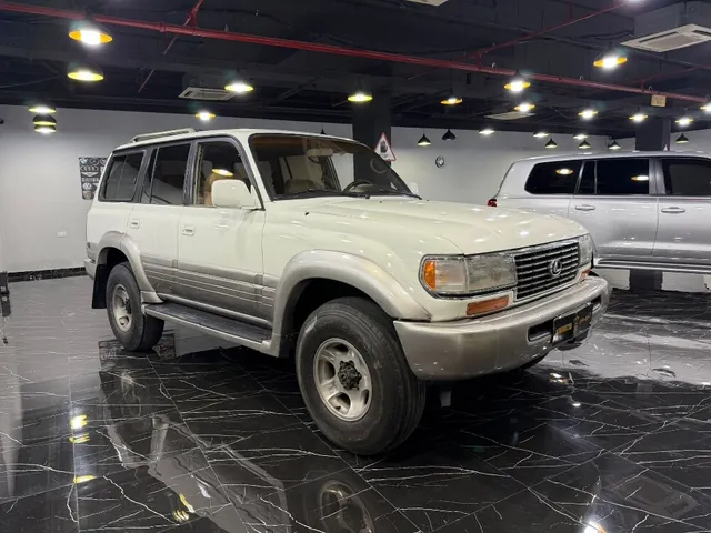صورة 1997 لكزس LX 450