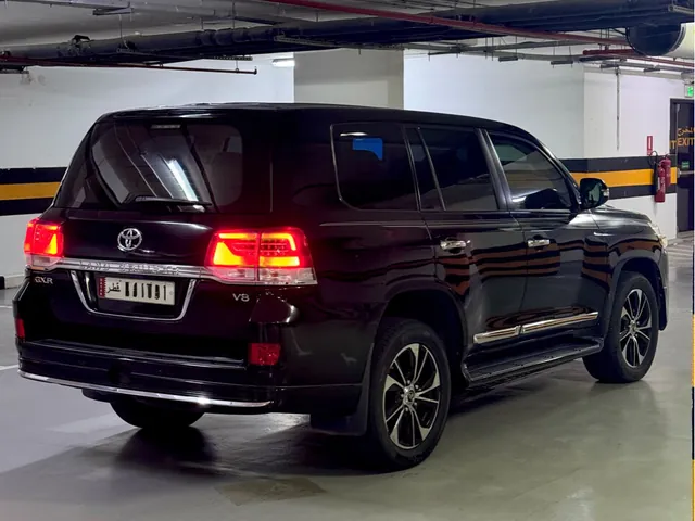 صورة 2017 تويوتا لاند كروزر GXR Limited