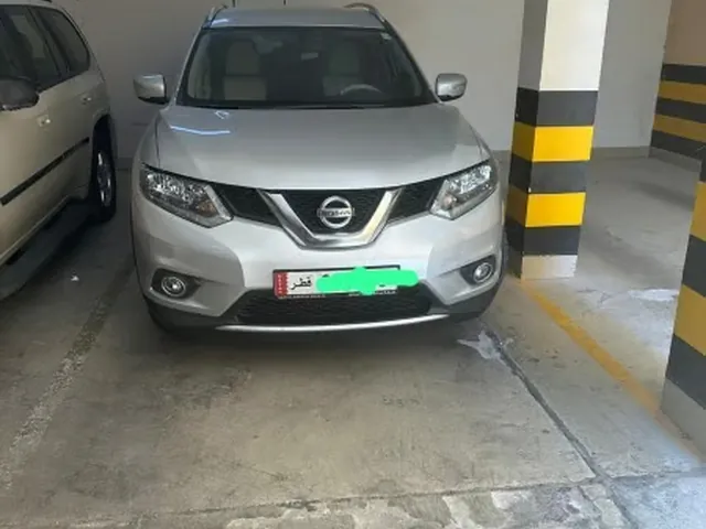 صورة 2015 نيسان اكس-تريل SV