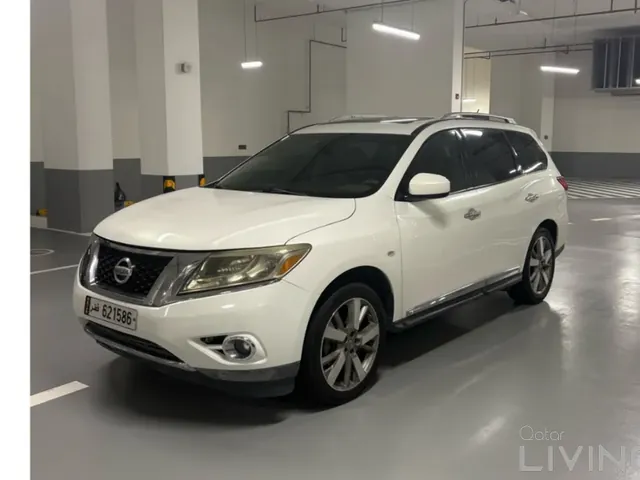 Photo of 2015 Nissan Pathfinder SV