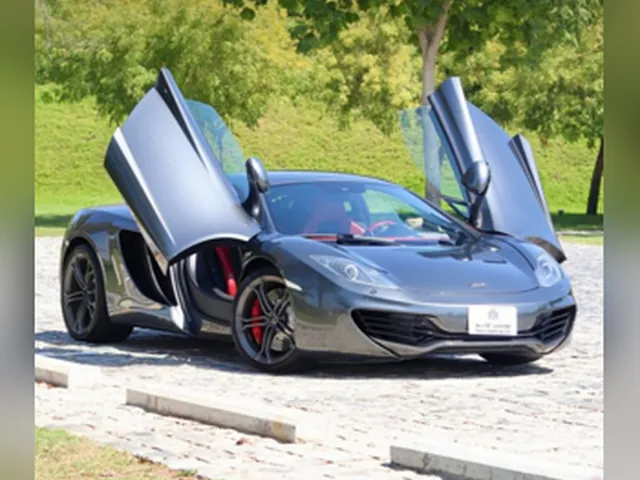 Photo of 2013 McLaren 12C